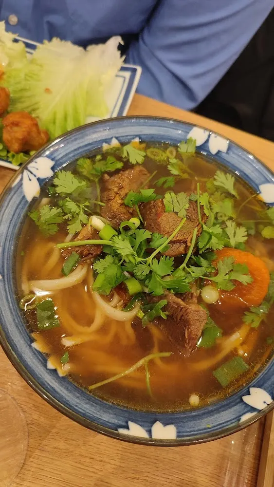 Soupe de Nouilles Au Bœuf Mijoté